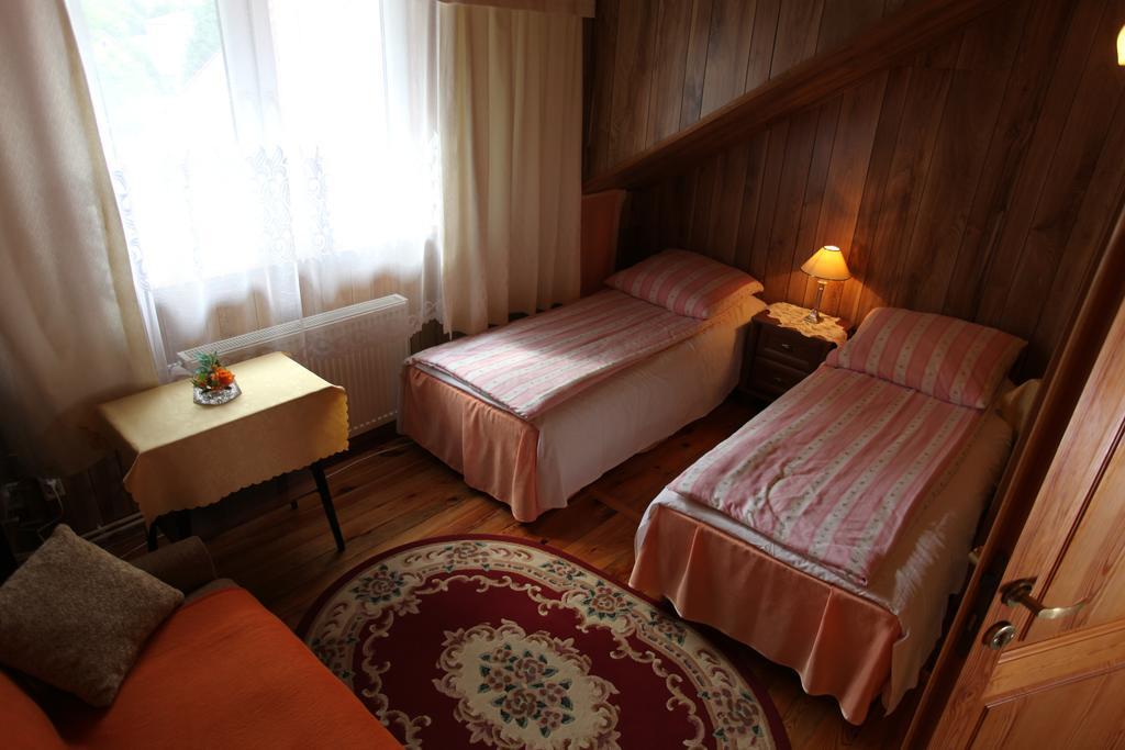 Gosciniec W Sadurkach Guest House Nałęczów Стая снимка