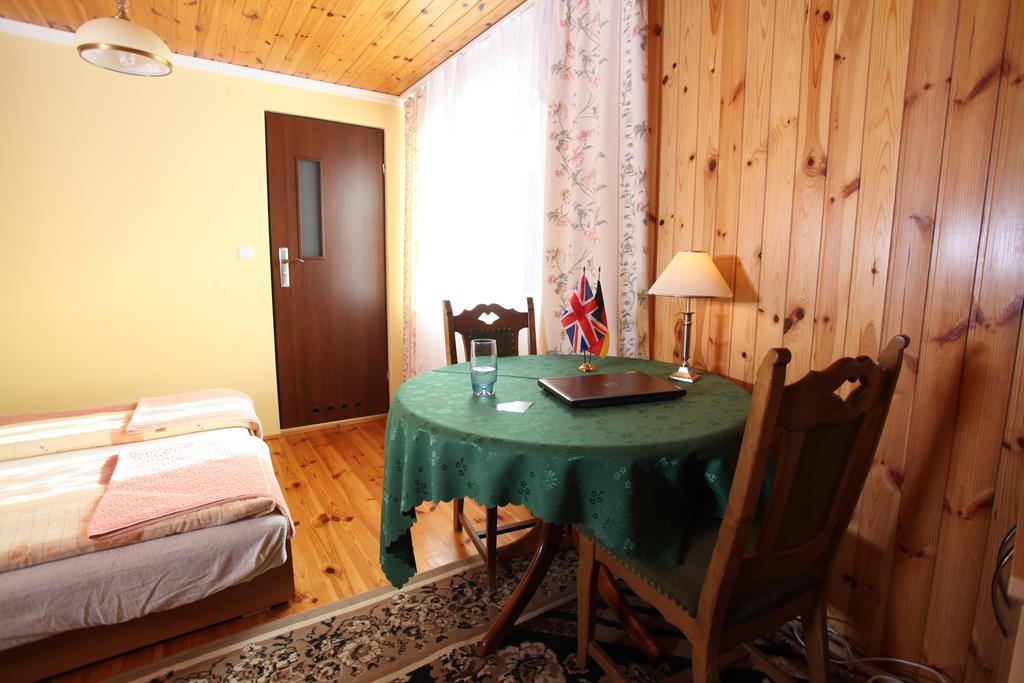 Gosciniec W Sadurkach Guest House Nałęczów Стая снимка
