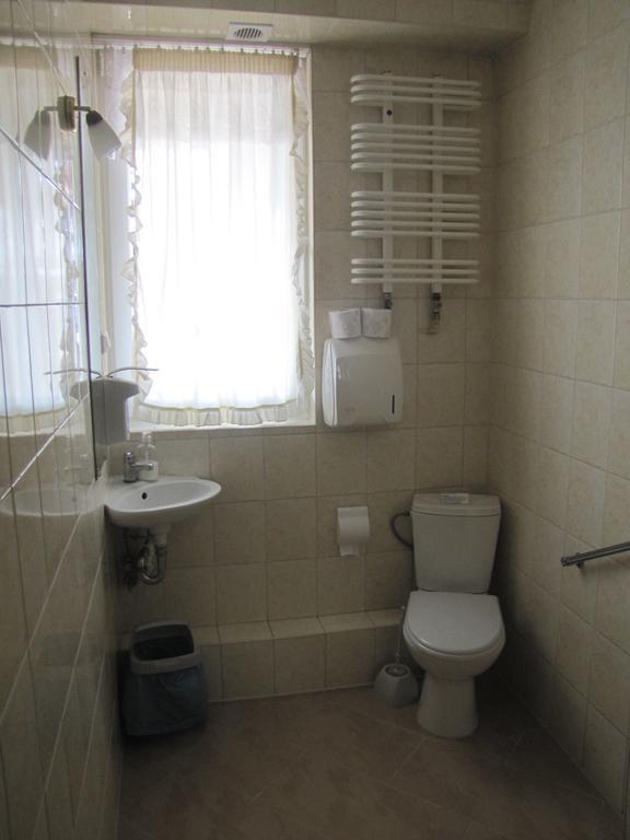 Gosciniec W Sadurkach Guest House Nałęczów Стая снимка