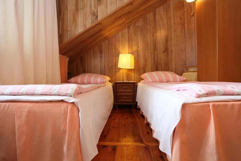 Gosciniec W Sadurkach Guest House Nałęczów Стая снимка