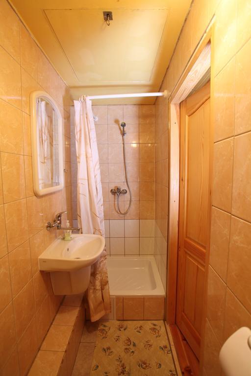 Gosciniec W Sadurkach Guest House Nałęczów Стая снимка