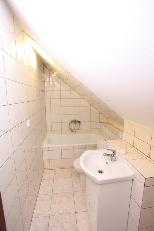 Gosciniec W Sadurkach Guest House Nałęczów Стая снимка