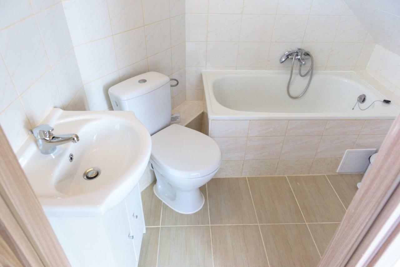 Gosciniec W Sadurkach Guest House Nałęczów Екстериор снимка